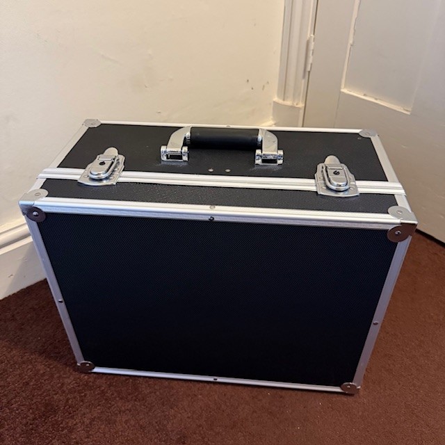 Heavy-duty record box, holds approximately 200 7" vinyl singles, 